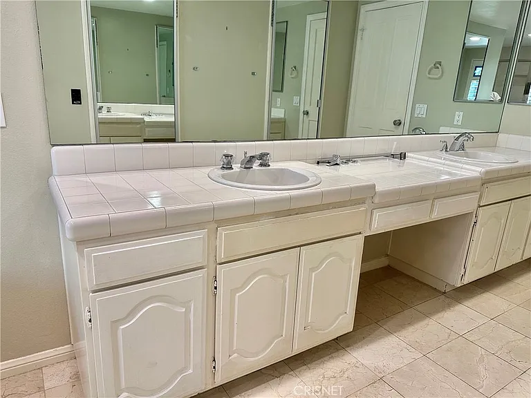 4735 Club View Dr — Photo 10