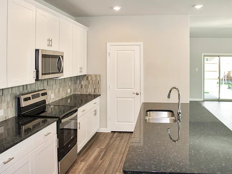 1602 Lannon Ln — Photo 8
