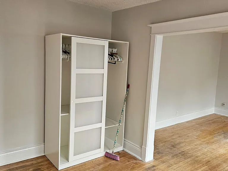 985 Main St E #6 — Photo 7