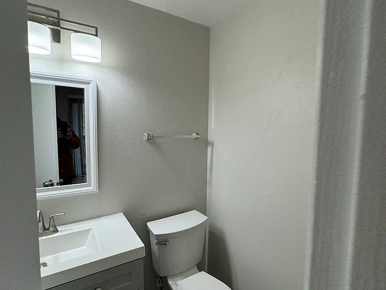 565 SE 8th Ave #A103 — Photo 10