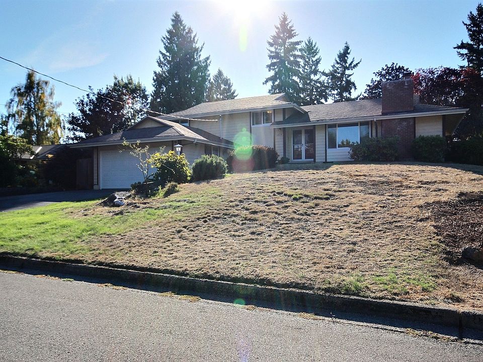 Beautiful Tri level 4 BR