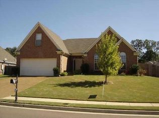 1110 Stable Run Dr, Cordova, TN 38018