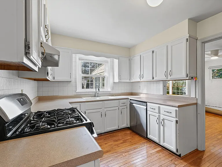 207 W Vermont Ave — Photo 11