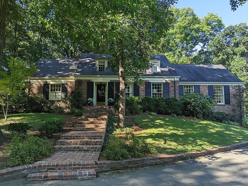 2nd image of 713 Darden Pl