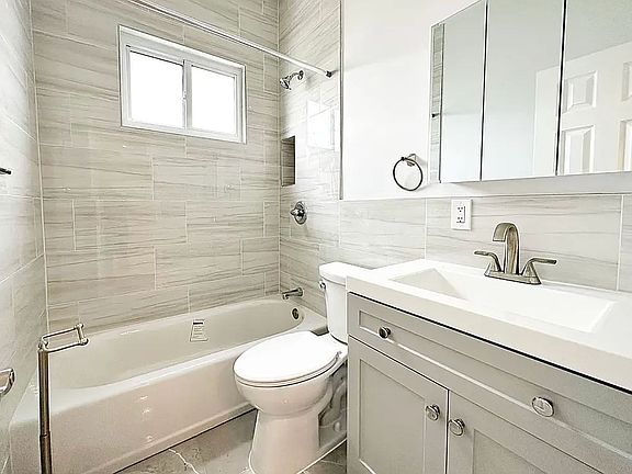 5th image of 56 Hausman St #2A