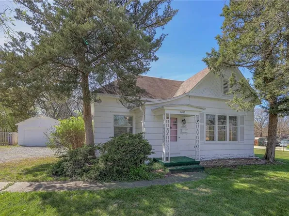 601 S Grant St, Olathe, KS 66061
