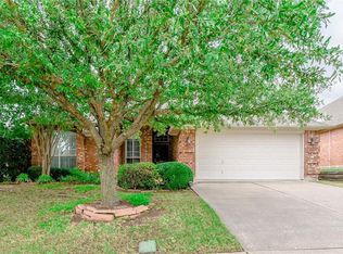 8001 Peregrine Trl, Arlington, TX 76001