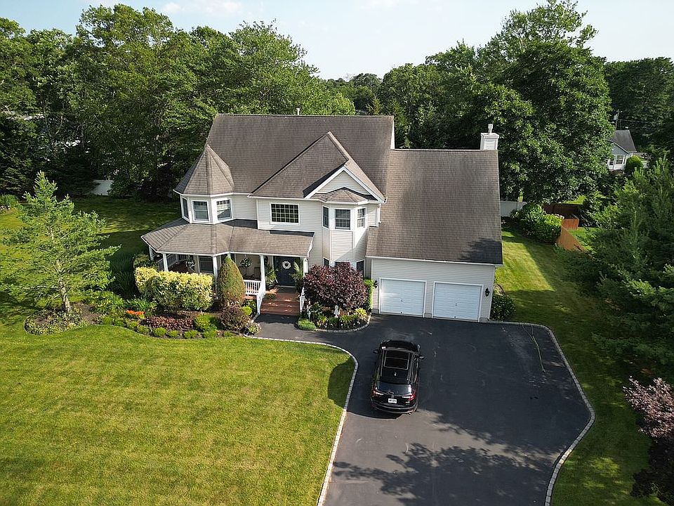 1st image of 8 Gibbons Ct