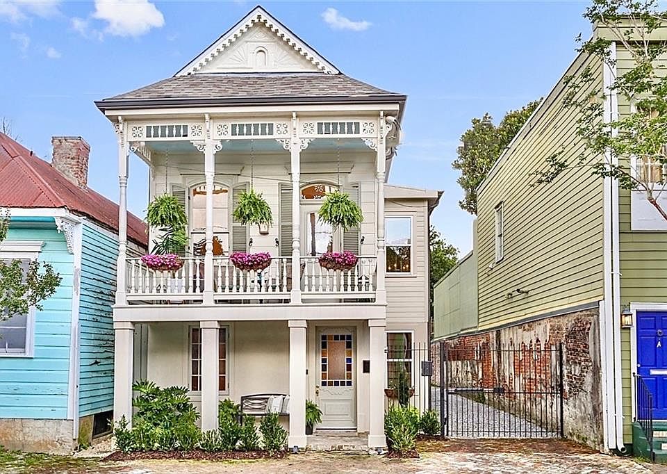 1st image of 520 Spain St
