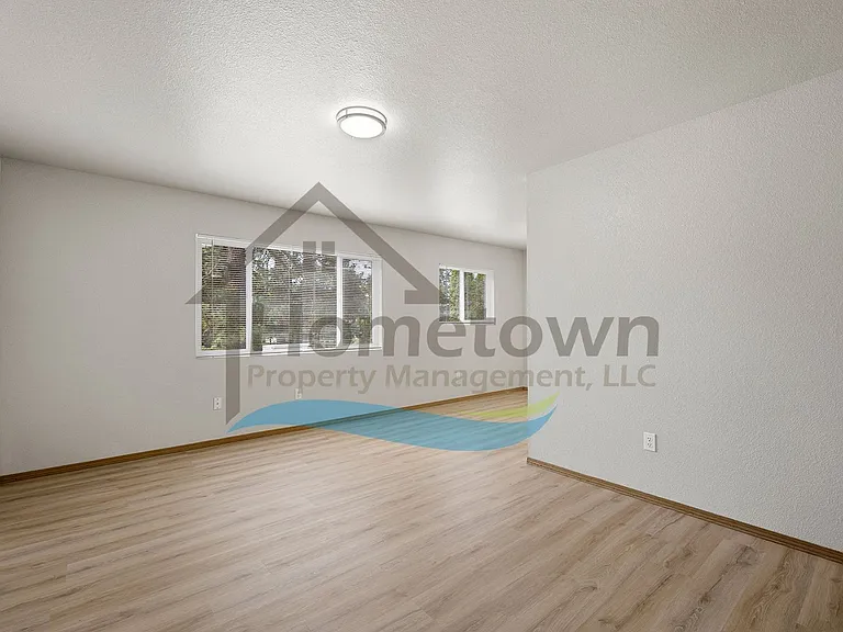 703 N Compton St — Photo 34