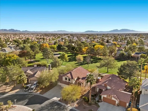 5216 Desert Star Dr, Las Vegas, NV 89130