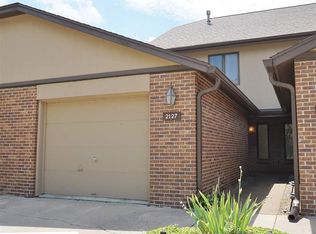 2127 Winding Way, Lincoln, NE 68506