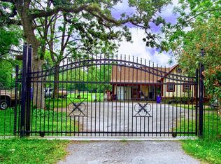 5530 Van Zandt St, Houston, TX 77016