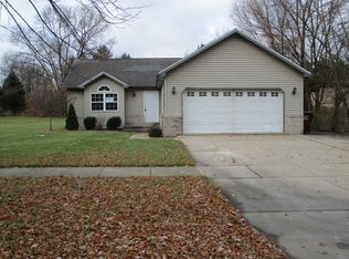 434 Woodward St, Beecher, IL 60401