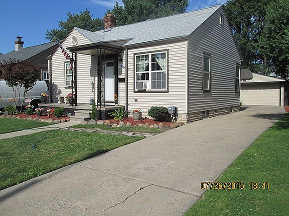 4th image of 21212 Eastwood Blvd
