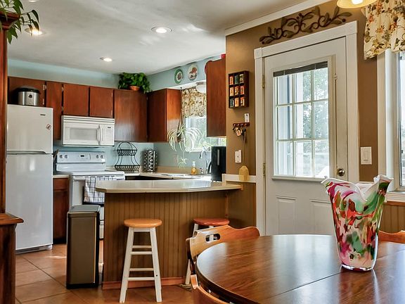 2nd image of 4014 Peachwood Dr