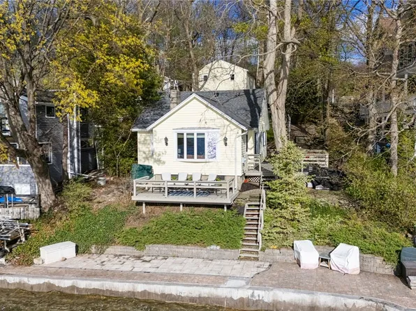 4338 E Lake Rd, Livonia, NY 14487