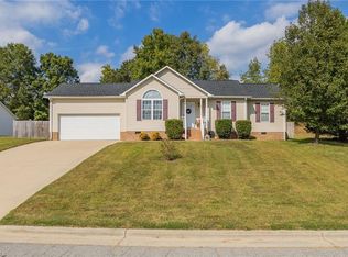 14 Deer Field Ct, Thomasville, NC 27360