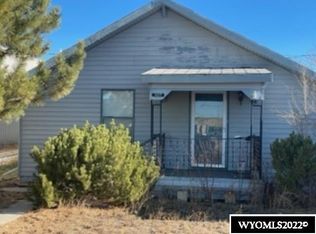 107 S Lincoln Ave, Glendo, WY 82213