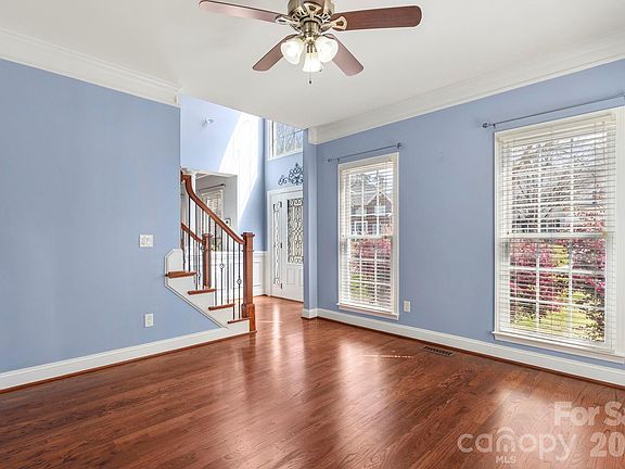 4th image of 10413 Friarsgate Rd