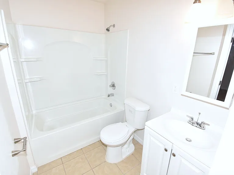 2035 NW 33rd Ave — Photo 14