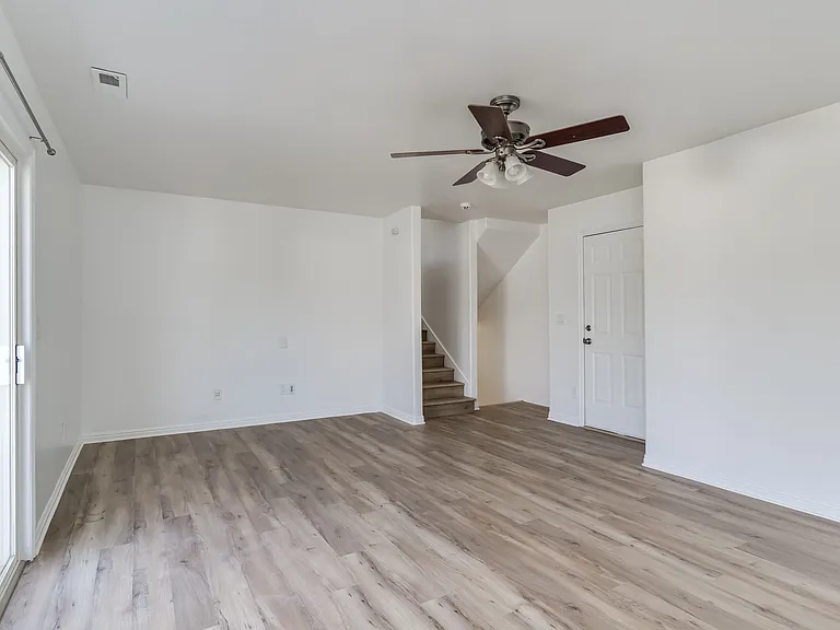 2519 S 1400 W — Photo 10