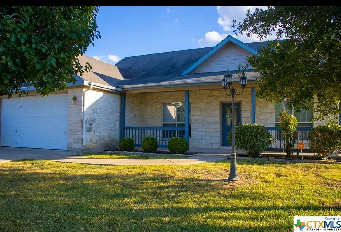 3 bed, 1456 sqft, $1,700 — Photo 2