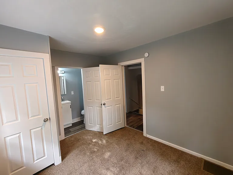556 Chittenden St — Photo 15