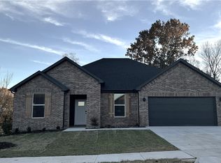 300 N Yona Ln, Farmington, AR 72730