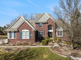 4464 Middlesboro Rd, Clarkston, MI 48348