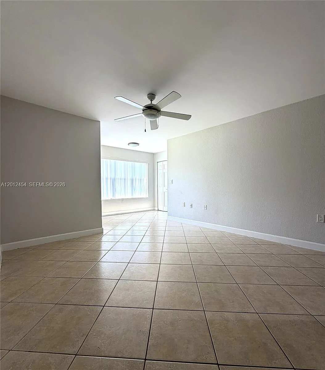 Building Photo - 12620 Vista Isles Dr #1013