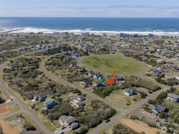408 S Bel Air Loop SW, Ocean Shores, WA 98569