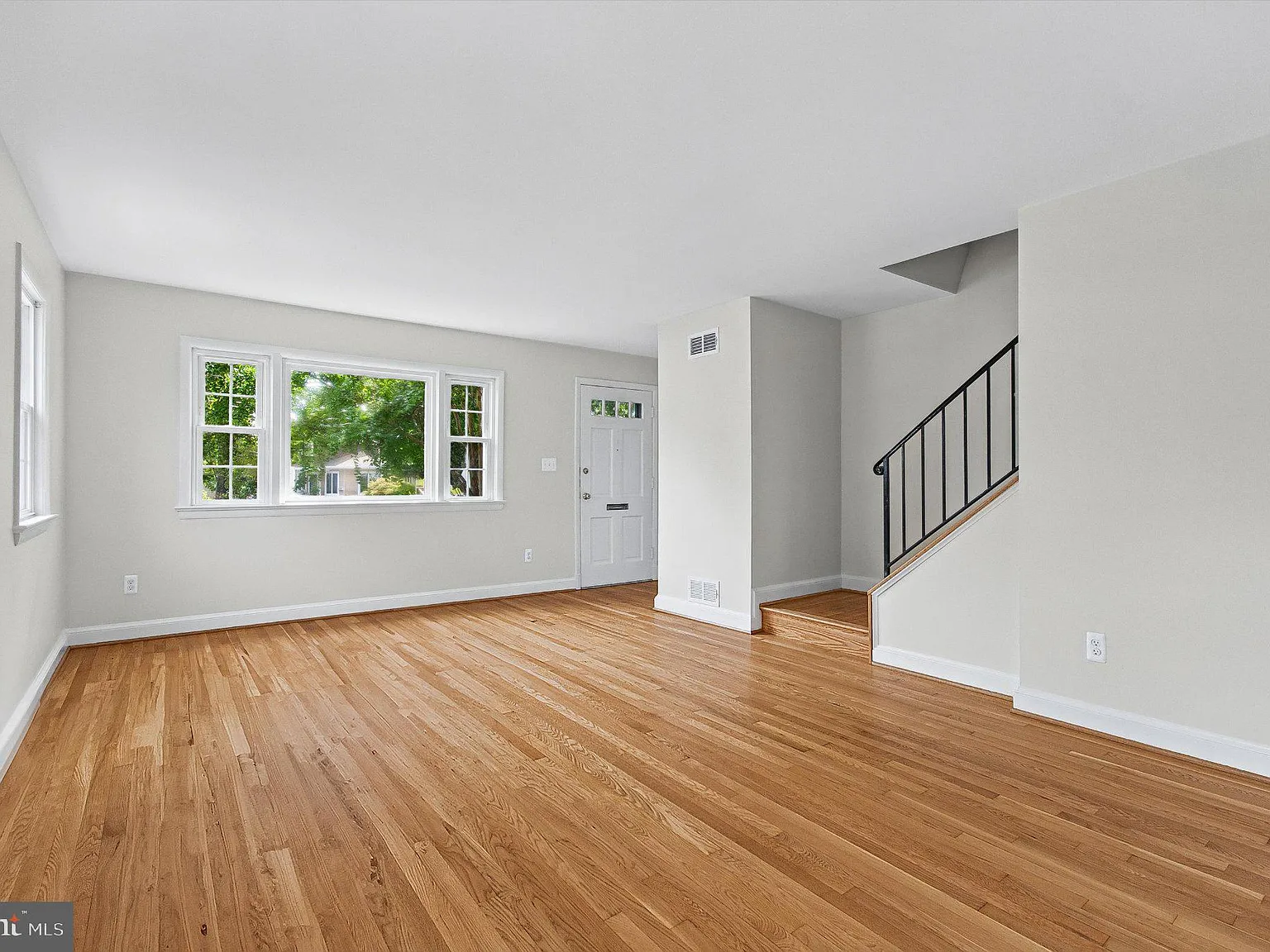 3 bed, 1.5 bath, 1782 sqft, $3,950 — Photo 4