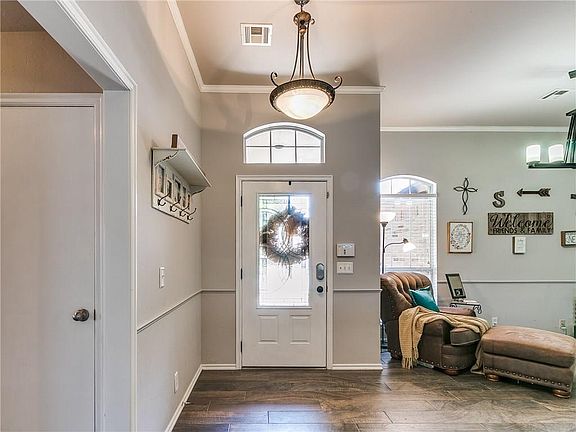 4th image of 14117 Glen Oaks Pl