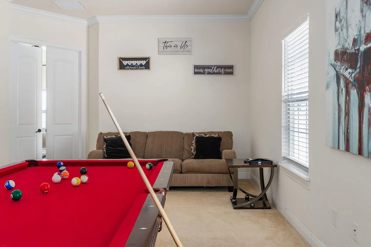 5 bed, 5.0 bath, 3196 sqft, $8,341 — Photo 1