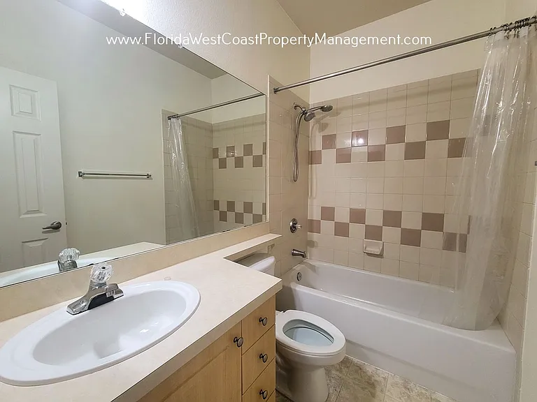 7654 Plantation Cir — Photo 15