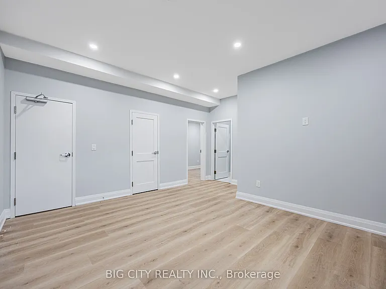 39 Aragon Ave #B — Photo 10