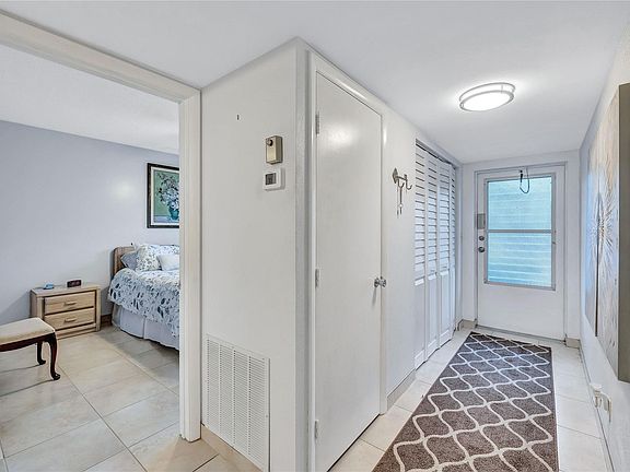 5th image of 2660 SW 22nd Avenue #1215