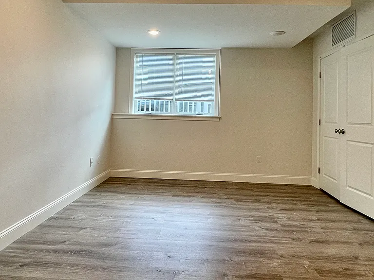 219 Waterman St — Photo 23