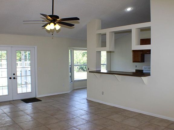 5th image of 1001 SW Locke Ave