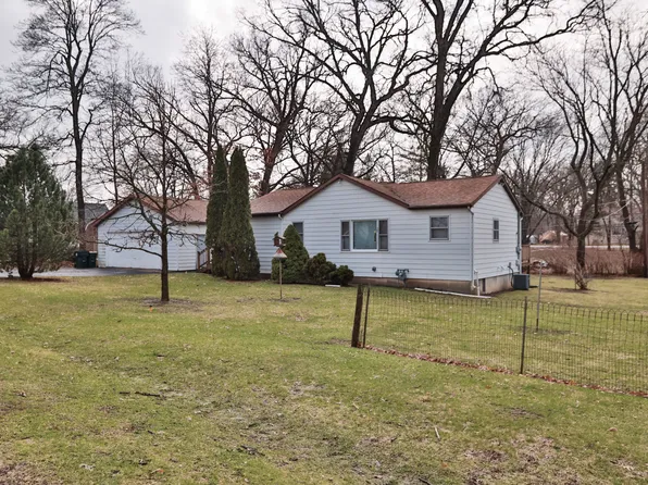 35104 N Rosewood Ave, Ingleside, IL 60041