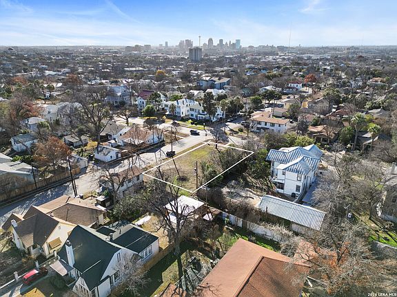 3rd image of 1003 W WOODLAWN AVE LOT 44-46