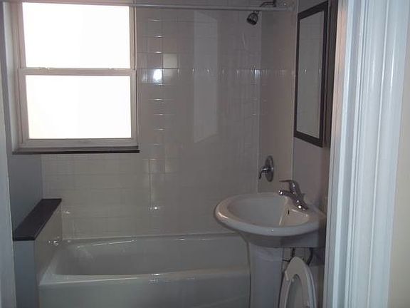5th image of 508 Wisconsin Ave APT 2