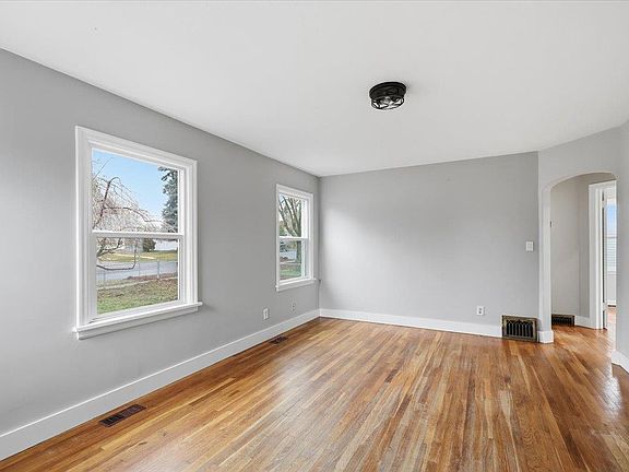 4th image of 2727 W Garland Ave