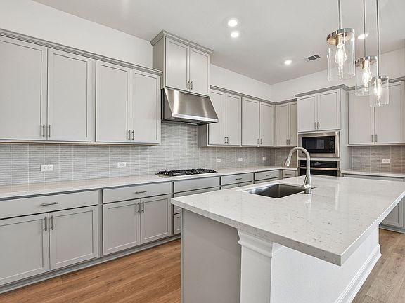 7th image of this home