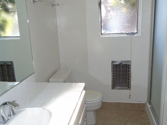 4th image of 646 S Barrington Ave APT 201