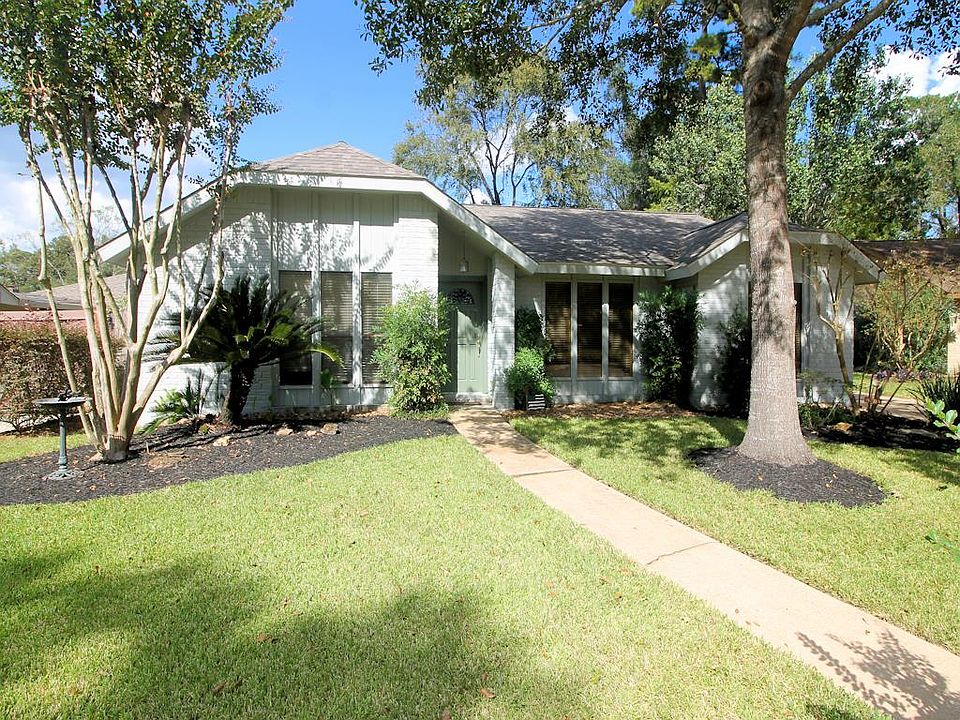 1st image of 3819 Golden Lake Dr