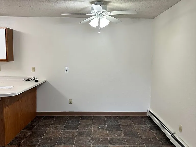 Dakota E & W Apartments — Photo 50
