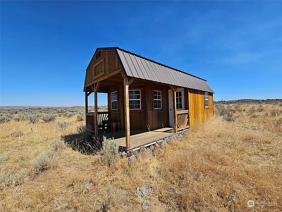 2nd image of 985 Antelope Dr