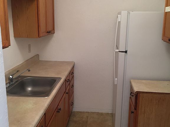 3rd image of 110 NE 35th Ct APT 2